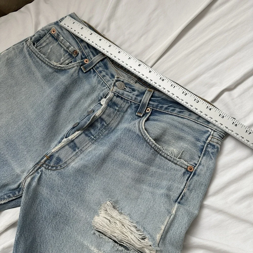 Levis features some